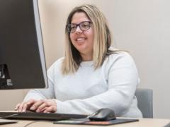 安吉丽奥尔蒂斯 